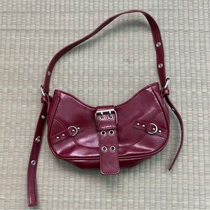 Vintage Y2K Red Buckle Shoulder Bag Grommet Baguette Purse